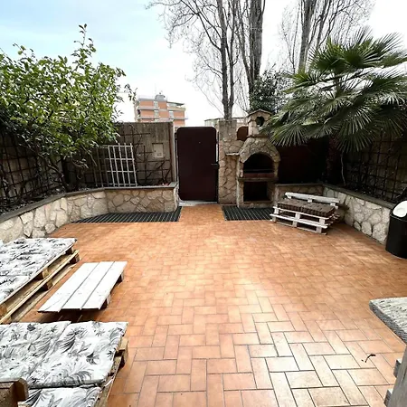 Domus 4 Bedrooms * Ciampino