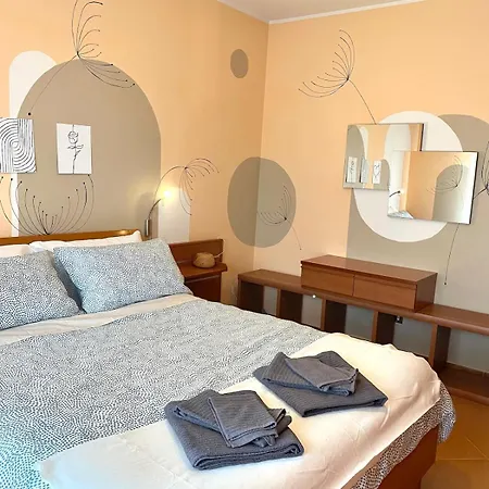 Domus 4 Bedrooms Holiday home Ciampino